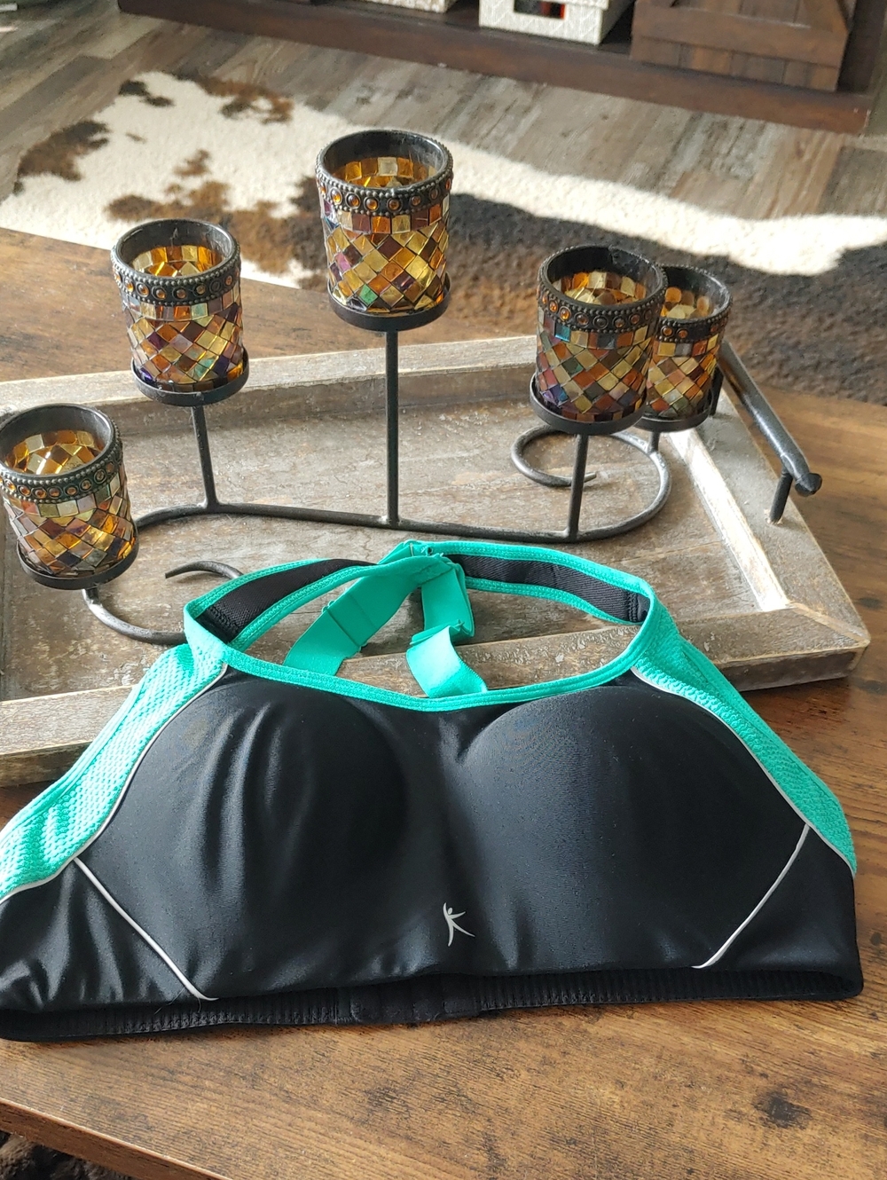 Like New Danskin 36B Blue/green Cross Strap Padded Wirefree Sports bra